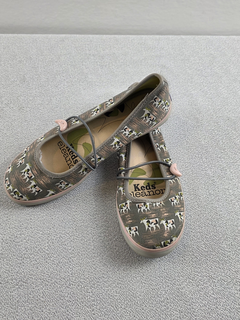 Keds Eleanor Mary Jane Cow Moon Sneaker Flats in Olive Wmn's 7